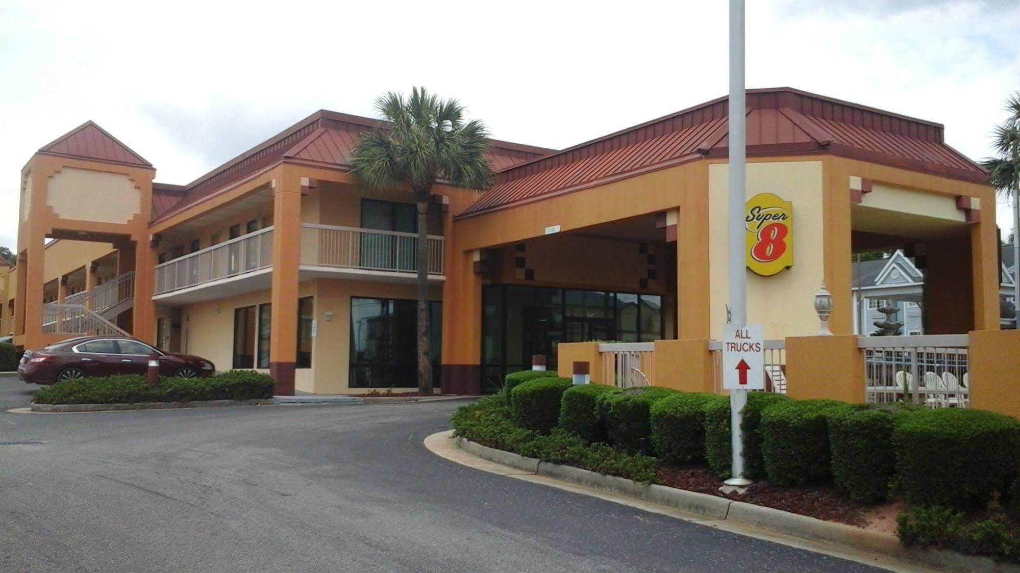 Super 8 By Wyndham Mobile/Tillmans Corner Zewnętrze zdjęcie